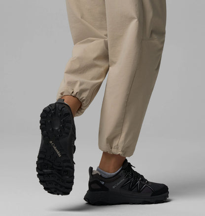 Dark Grey, Dove